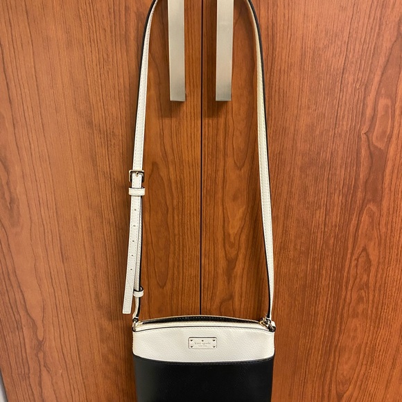 Kate Spade Crossbody - Picture 3 of 3